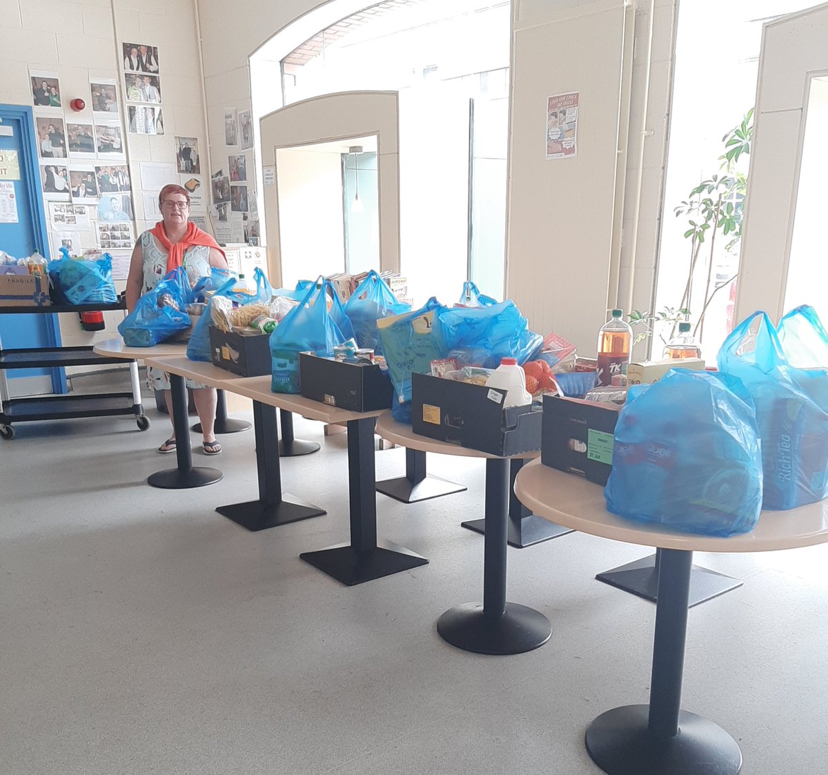 limerickyouth's tweet photo. A sincere thank you to @basispointIRE & @IrishFunds for their support in delivering much need hampers to families across #Limerick #limyouth #lys #ctc @ywirl @LimClareETB #communityresponseirl https://t.co/9LtCCWrdfD