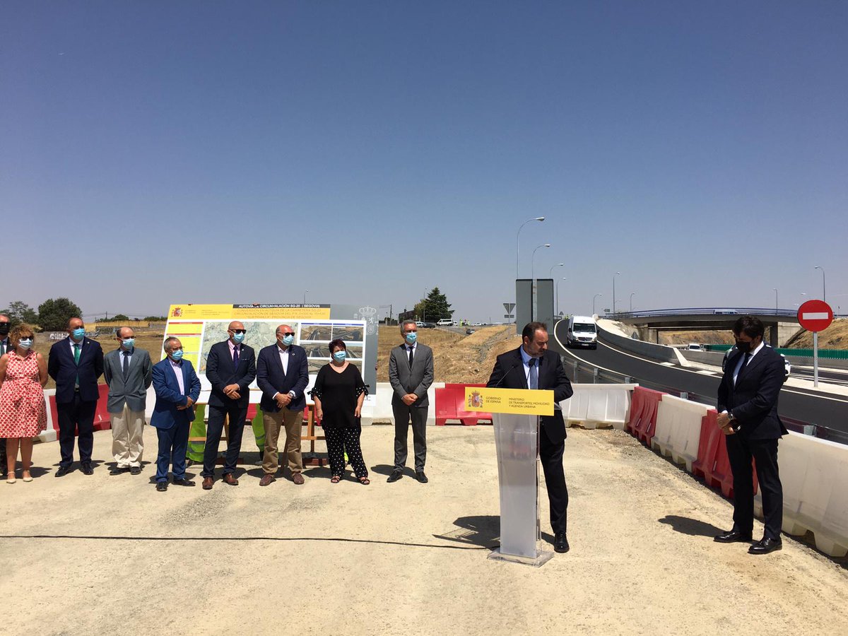 segovia_es's tweet photo. Hoy se ha puesto en servicio el último tramo de la autovía SG-20 que completa la circunvalación de 15,5 Km

Esta actuación implica una mejora de los tiempos de recorrido y la seguridad vial para el tráfico de paso en el entorno de #Segovia

#SegoviaEsInformación #LaCiudadQueSomos https://t.co/gn2DJb9k1U