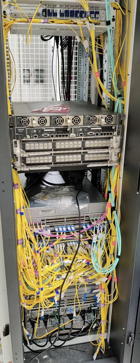 as51706's tweet photo. [Telehouse 2 Migration]
Moving from Extreme SLX to Nokia SR-s platform in TH2 : a thread. https://t.co/PBfuWxA9dW