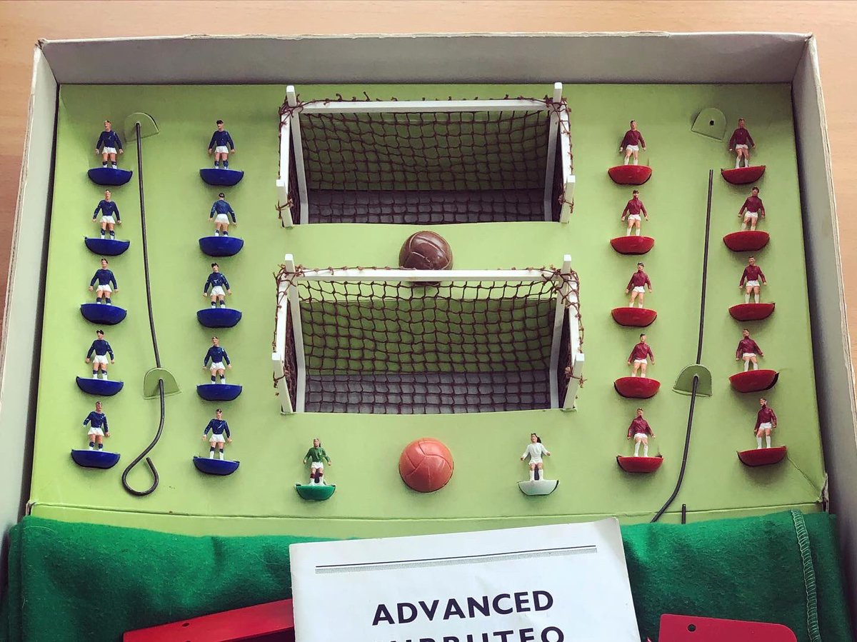 SubbuteoBrummie's tweet photo. Complete 1965 Subbuteo ‘Continental’ Club Edition. I love everything about this set 😍 #subbuteo #subbuteoold #classicsubbuteo #subbuteostadium #subbuteotable #subbuteopitch #subbuteobox #vintage #retro #toys #vintagetoys #retrotoys #boardgames #1960s #60s #60sfootball https://t.co/1NQ1Odfx3Y