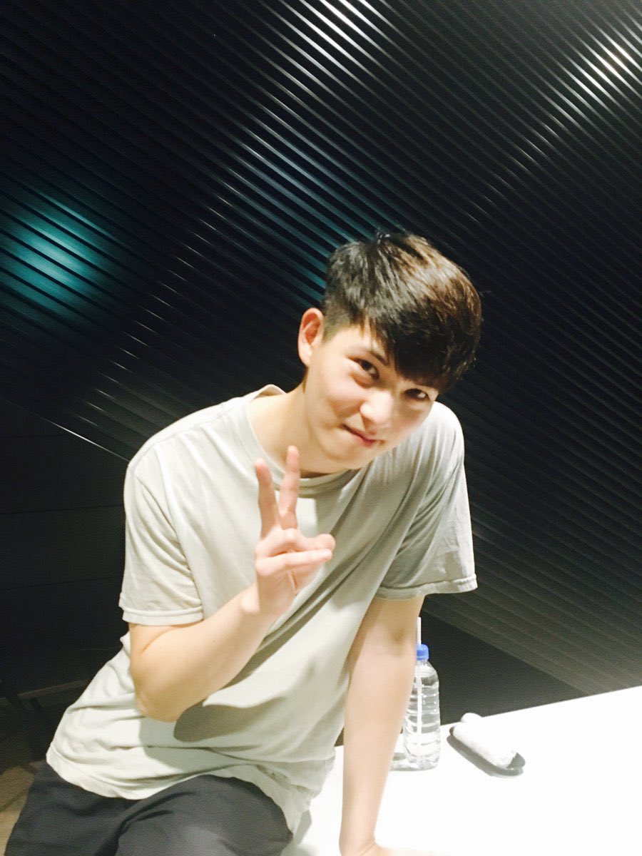 hanayorijj's tweet photo. #WelcomeBackLeeJongHyun
#DVDparty
#welcometosparklingnight
ジョンヒョンに益々会いたくなる夜でしたが
とても楽しかったです
ありがとうございました!
TLお騒がせしました🙇♀️ https://t.co/rFJKPot8Kl