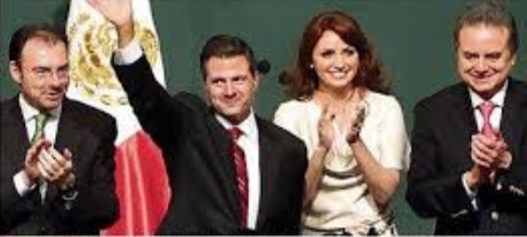 KriziaMLopez's tweet photo. Que poca madre con sus viajes de telenovela que horror neta era una maldita película lord peña y secuases dándose la vida de reyes y el pueblo muriendo de hambre y todavía hay quien dice que estábamos mejor, era un mundo al revés los "servidores públicos" se servían de lo público https://t.co/xG2a2ew1BI