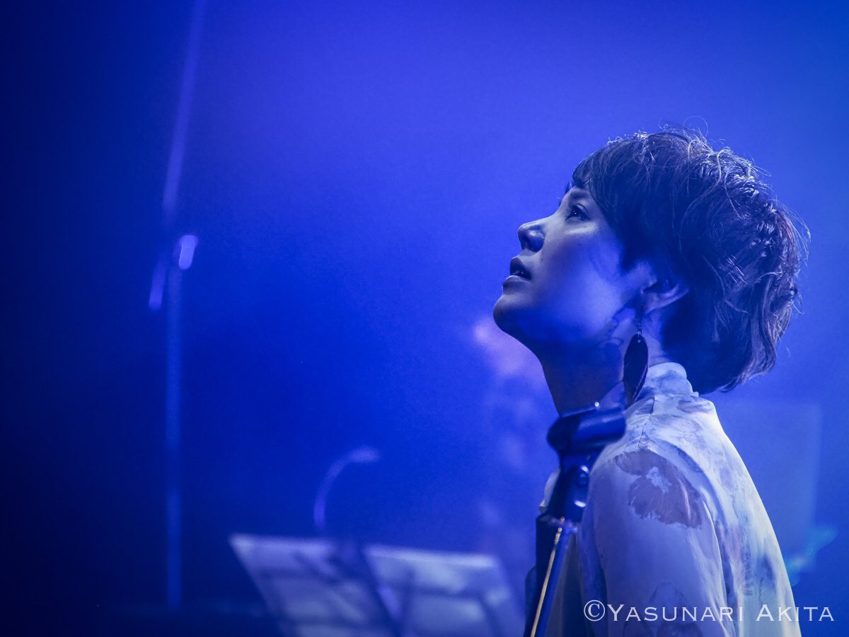 Emiliowl_Yuragi's tweet photo. 7/26
伏見ライオンシアター 
"OMUSUBI LIVE"
ありがとうございました

ご来場の方、画面越しに応援して頂いた方、応援チケットや差し入れなど様々な形で激励をくださった皆さま本当にありがとうございました。

そして、今回配信ライブを手配してくれたOMUSUBIに感謝でいっぱいです https://t.co/80Jje8LmWe