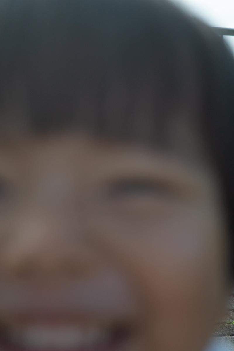 imotech72's tweet photo. 写真を撮っていることに気付くと笑いながら近づいてくるので上手く撮れない。まあいいか。
#ILCE6000 #α6000 #α6000 #apsc #sonycamera #oldrens #オールドレンズ  #単焦点 #単焦点レンズ #Yashinon #Yashica https://t.co/Ai9DE6aBl0