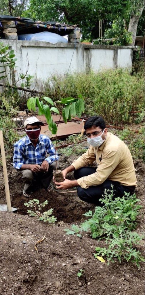 આજરોજ તાલુકા વિકાસ અધિકારી, ધોરાજી <a href="/DhorajiTdo/">TDO-Dhoraji</a> હર્ષવર્ધન જાડેજા દ્વારા તાલુકા પંચાયત સંકુલમાં 150 જેટલા વૃક્ષોનું વાવેતર કરવામાં આવ્યું.

#environment #socialduty 

<a href="/GujPRHDept/">Panchayat, Rural Housing & Rural Dev. Department</a> <a href="/Jaydrathsinhji/">Jaydrathsinh Parmar</a> <a href="/CMOGuj/">CMO Gujarat</a>