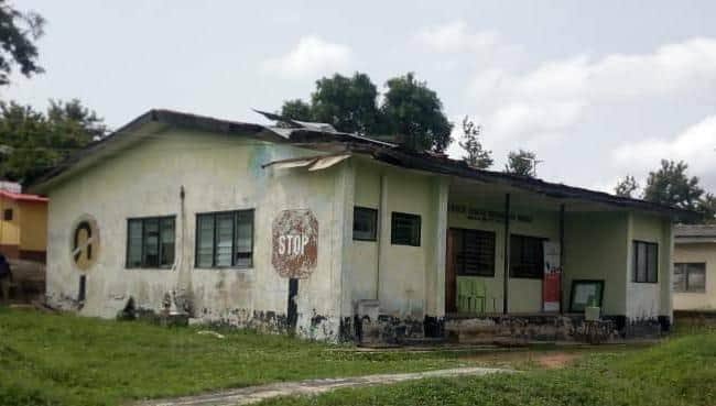 OakStoneMedia's tweet photo. Old (Before) New (Now) building of @Ekstma. 
#RestoringOurValues https://t.co/0lAPiNxM3G