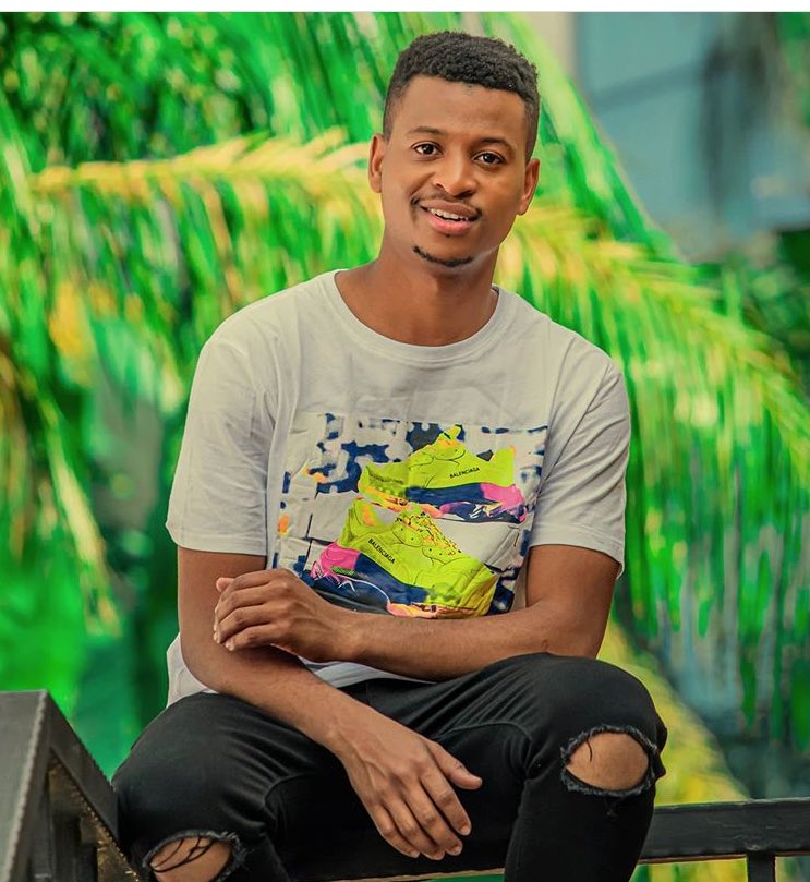 switchtvkenya's tweet photo. Tunakudondoshea mziki yote fresh hapa katika show moja kali ya kiswazi #EastAfricaBase ikiletwa na @PresenterAli akibaki kuwa the #EntertainmentPA wa hapa Kenya, Uganda na Tanzania.
#MondayVibes #MondayMotivation #MondayThoughts #Mchokozi https://t.co/PDvieFtu8u