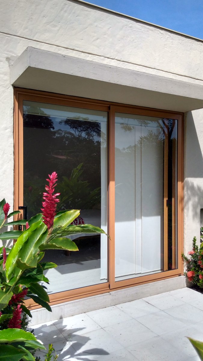 Alucor_Co's tweet photo. #PuertasyVentanas

Los acabados tipo madera no solo brindan un diseño único, con ventanas y puertas Alucor conservarás la temperatura natural del ambiente en todos tus espacios 🍃

𝙀𝙡𝙞𝙜𝙚 𝙘𝙖𝙡𝙞𝙙𝙖𝙙, 𝙚𝙡𝙞𝙜𝙚 𝘼𝙡𝙪𝙘𝙤𝙧

#Aluminio #Ventanas #Villeta #Bogota #Colombia https://t.co/ndC0wPx4eo
