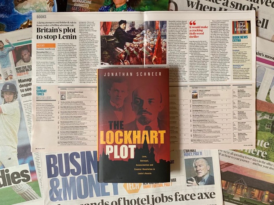 silvareader's tweet photo. This week's #OUPPR #BookoftheWeek is THE LOCKHART PLOT by Jonathan Schneer, of which @dcsandbrook said in @ST_Culture "it would make a cracking Hollywood thriller". @OUPHistory https://t.co/5CxkNLQjTK