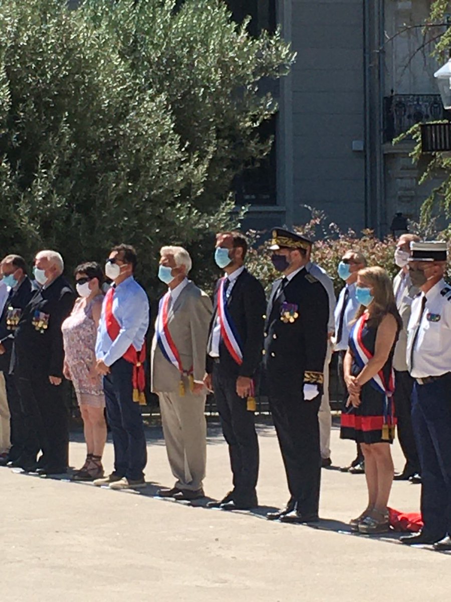 Prefet34's tweet image. 🇫🇷Thierry Laurent, secrétaire général de la préfecture de l'#Hérault a rendu hommage au 1re classe Tojohasina RAZAFINTSALAMA du 1er régiment de hussards parachutistes #1erRHP, mort pour la France dans l’accomplissement de sa mission au sein de l’opération Barkhane au Mali