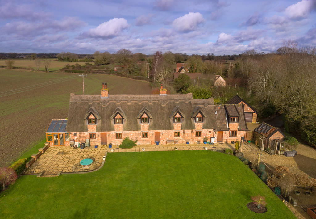 Fryandkent's tweet photo. What can you buy for £750,000 around the UK? https://t.co/OW4z06E0pG https://t.co/YtZts2LhbL