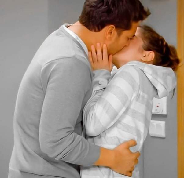 PatriciaHazcag's tweet photo. Día 7: Escenas Hot
#HazalKaya   #ÇağatayUlusoy
#HazCagChallenger 
#OtroProyectoJuntos 
@enginaykanat https://t.co/oPuyXdaTaw