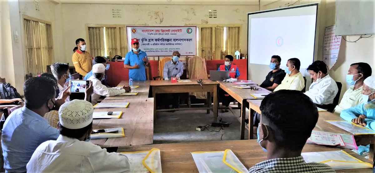 Taslim_Reza_'s tweet image. To mitigate natural hazard &amp;amp; enhance community capacity at #HostCommunity, #Cox'sBazar. @BDRCS1 doing:
Ф Awareness Session
Ф DRR Committees reforming &amp;amp; strengthening. 
Ф Disinfection
ФTree plantation 
Ф Equipment distribution 
supported by @redcross &amp;amp; @IFRCAsiaPacific. #PMO.