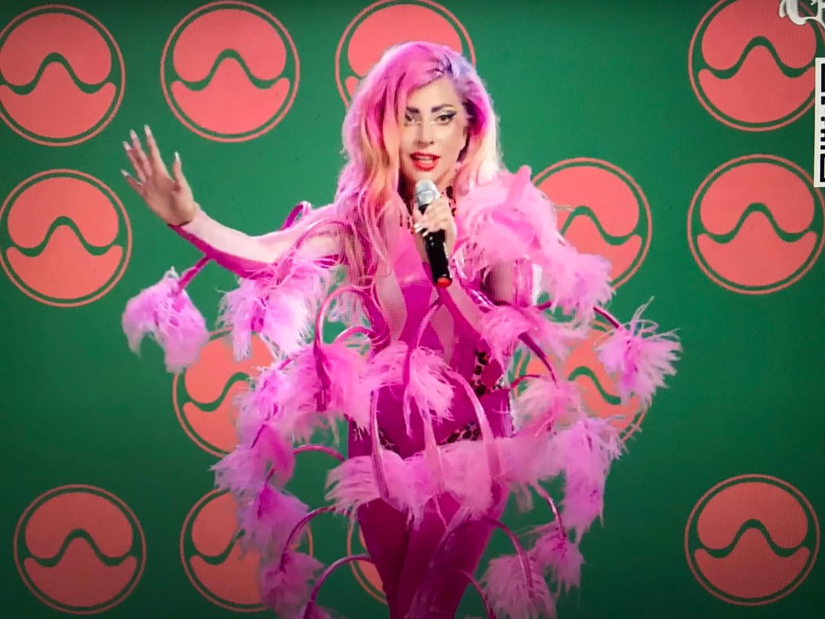 TeoArellano2's tweet photo. #VMAs2020 + @ladygaga
#Chromatica
#RainOnMe
#WHEREISGAGA
#MTVHottest Lady Gaga https://t.co/7JQYo9ZsOg
