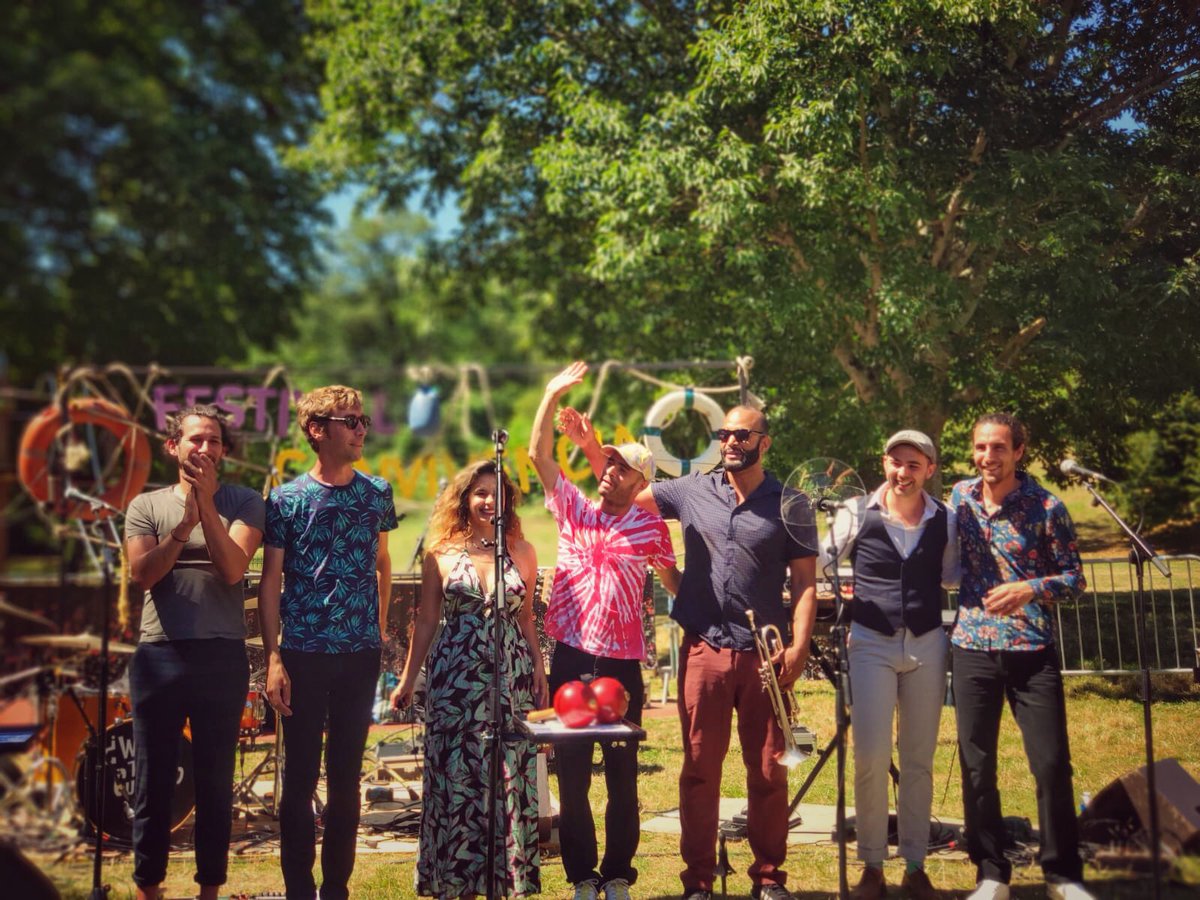 ¡ Pafataaa ! 
Quel plaisir de retrouver la scéne. Merci au <a href="/FestConvivencia/">Festival Convivencia</a> d’avoir organisé ce moment de joie et de sourires. Merci à toute l’équipe... et à très vite. 

🔜 prochaine date : rdv le 6 août au kiosque de Bourg en bresse 😊