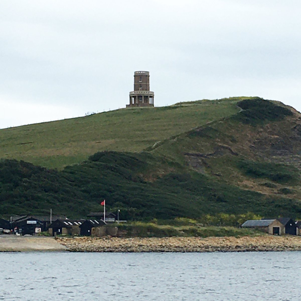 Have you climbed up to Clavell Folly from Kimmeridge? #visitdorset #kimmeridgebay #jurassiccoast #clavellfolly
