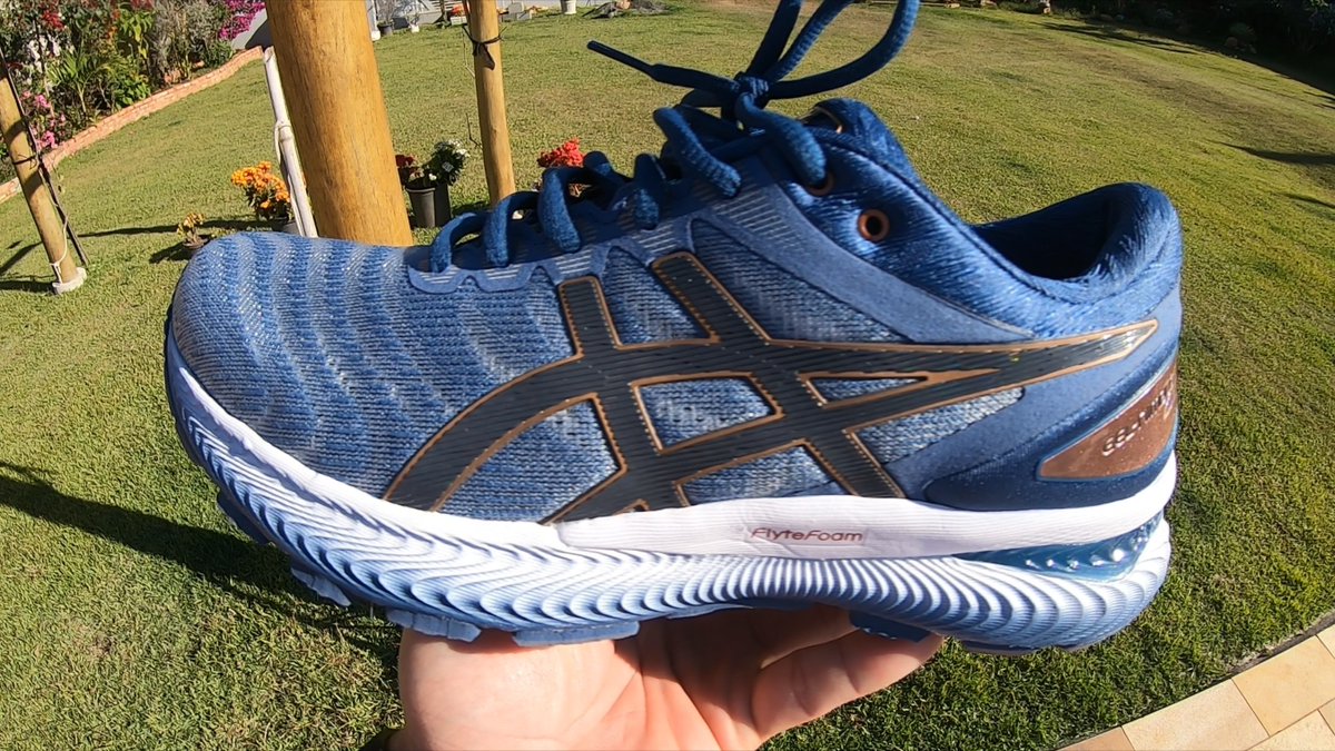 asics na centauro