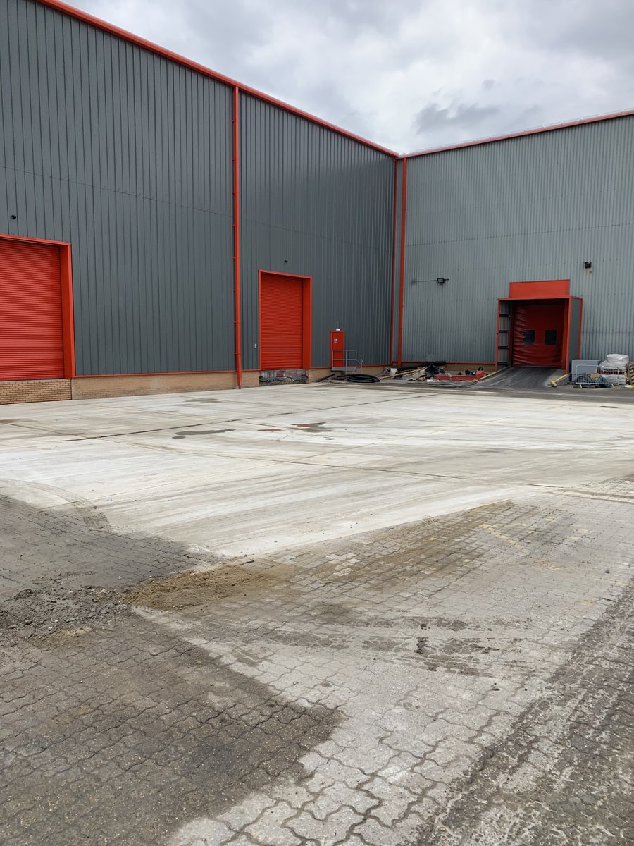 LMSHighways's tweet image. This time last year our Projects team were delivering concrete repairs to the busy distribution yard of Veetee Rice Ltd.
#lmshighways #concrete #concreterepairs #jointrepair
#linemarking #distribution #distributioncenter #logisitics #warehouse #warehousing #repair #repairservices