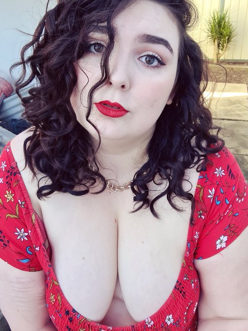 https://t.co/2kJQt7QZio  My name's Fen and I'm a naughty Aussie bbw who loves nerding out and being an<a href="/tag/bbwbabe"class="tags"><span>#bbwbabe</span></a><a href="/tag/cuteslutty"class="tags"><span>#cuteslutty</span></a>