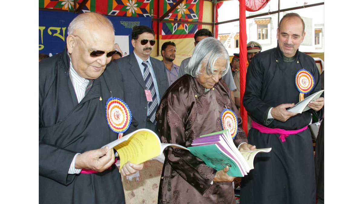 Sonam Wangchuk On Twitter Remebering Dr Apj Abdul Kalam Always Eager To Meet Children And Promote Education In 2006 He Was In Leh And Launched The Ladakh Hill Council Textbooks Prepared By