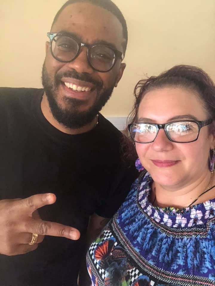 AccueilCs's tweet photo. Rencontre avec #ChrisMacari venue en exclusivité pour un atelier de réalisation vidéos au #centresocialplurielles à @villedetours au #TiStudio orchestré par @Mightykila #realisation #clips #atelier #ete2020 #CSPlurielles #tours #sanitas https://t.co/wfIeEC3RmJ