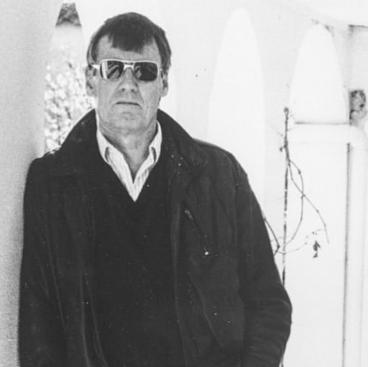 JackCarrUSA's tweet photo. Happy Birthday to Jack Higgins who was born on this day in 1929. A former British Army NCO, he is the author of over seventy novels and is one of the most successful thriller writers of all time.
#JackHiggins #VeteranAuthor #TheEagleHasLanded #LiamDevlin #SeanDillon https://t.co/gZzjA7Jr9R
