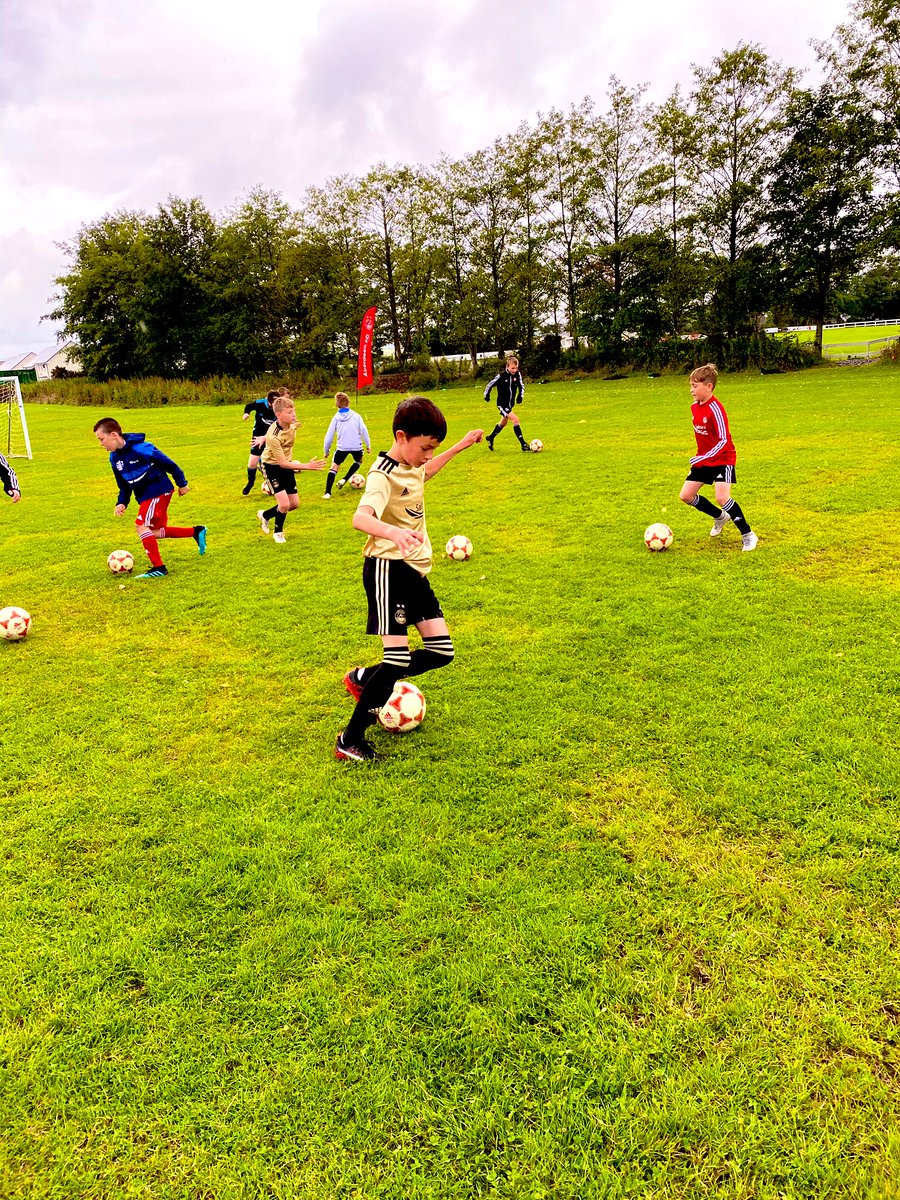 AFCCT's tweet photo. A rainy day out in Newmachar today but that didn’t stop anyone’s enthusiasm! 🌧

Well done to everyone who attended, let’s hope we can get some sunshine during the week! ☀️

🔴⚪️🐏🔥 https://t.co/sRClHZGbL5