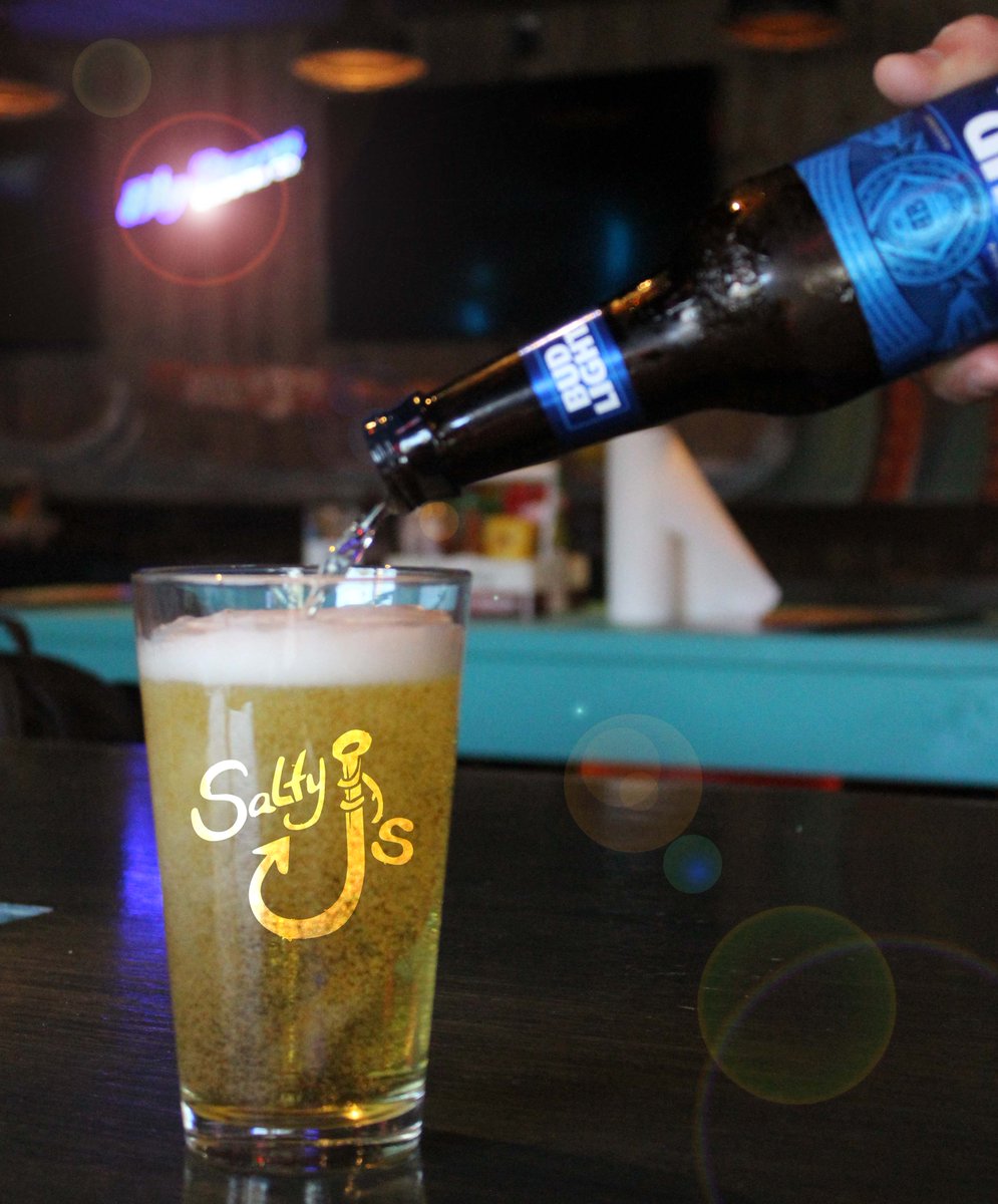 SaltyJs1's tweet photo. What could be more refreshing than a crisp cool #BudLight on a hot day? 🍺☀️
.
Come see for yourself at #SaltyJs!
🕚 Mon-Fri: 4pm-12am
Sat-Sun: 11am-12am
.
.
.
#LetsGetSalty #ImFeelinSalty #StPete #ILoveTheBurg #4thStreet #SupportLocal #Beer #Drinks #Food #HappyHour #Vibes https://t.co/t5xWOd7zFk