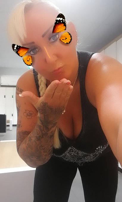 Kleines k&uuml;sschen f&uuml;r dich 💋 #kiss #kisses #kissforyou #milf #women #curvymodel #beautynotsize #curvy<a href="/tag/kiss"class="tags">#kiss</a><a href="/tag/kisses"class="tags">#kisses</a><a href="/tag/kissforyou"class="tags">#kissforyou</a><a href="/tag/curvy"class="tags"><span>#curvy</span></a><a href="/tag/plussizemodel"class="tags"><span>#plussizemodel</span></a><a href="/tag/women"class="tags"><span>#women</span></a><a href="/tag/milf"class="tags"><span>#milf</span></a><a href="/tag/hotwomen"class="tags"><span>#hotwomen</span></a><a href="/tag/curvymodel"class="tags"><span>#curvymodel</span></a>