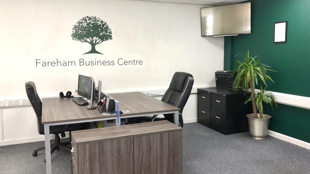 fareham_bc's tweet photo. A new week compliments a fresh new look. We have finished redecorating the reception area to match our new, differentiated company identity. Let us know your thoughts. 😀 Also, did you know that your office space with us can be unique and completely tailored to your business? https://t.co/LfeXvfiNwz