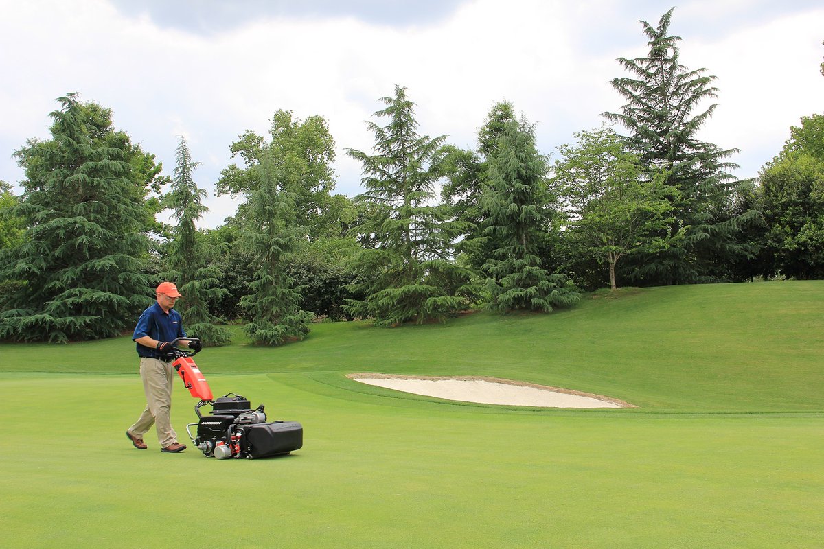 GolfyTurf's tweet photo. Como líder de la industria en productividad, la @JacobsenTurf  Eclipse 2 se asegurará de que sus greens tengan un corte de clase mundial en todo momento. 

#OrangeEveryWhere https://t.co/am7QVCJsoL