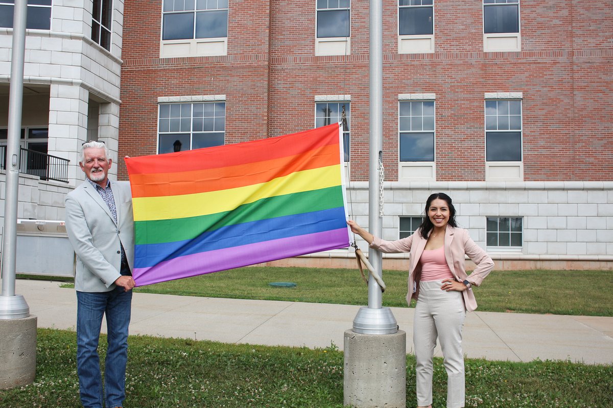 hollandcollege's tweet photo. Happy #PEIPrideWeek Everyone! Holland College is proud to be flying Rainbow Flags at all of our campuses across the Island! β€οΈπ§‘ππππ
@AlexanderSandyM @PridePEI https://t.co/NyKnDwFXXZ