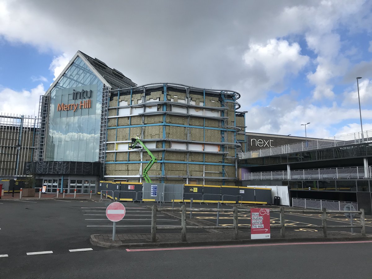 GRJContracting's tweet photo. How great does the new cladding at Merry Hill Shopping centre look! We are thrilled to be working with https://t.co/Vp6EVWoHOP applying Sherwin-Williams intumescent coatings on this well coordinated project
#grjcontracting
#standingforlifesafety
#TEAMmac
#loveconstruction https://t.co/8CXeY0MHVz