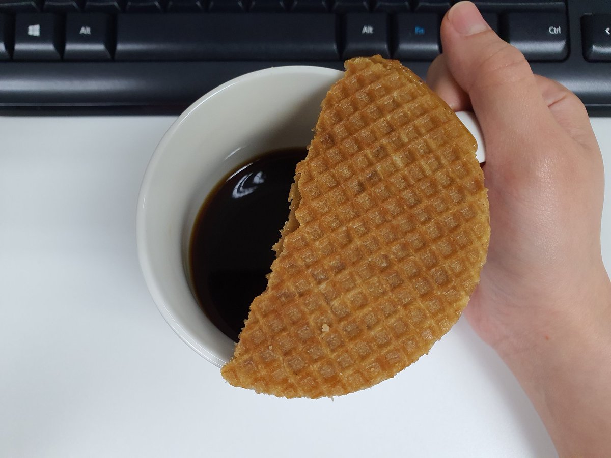 Chompoo23190709's tweet photo. #stroopwaffles #AppSignals 😋 https://t.co/cM18O1u1RG