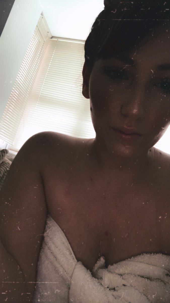 ursecretvxn's tweet photo. Come check out all my posts on onlyfans! It’s now free! Until I hit 500 fans! 😘
#onlyfans #onlyfansgirl #shower #monday #showerpic #4newposts #adult #model https://t.co/eMEn7e2rcY