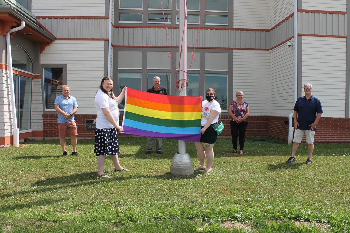StratfordPEI's tweet photo. Happy to have representatives join us from @PridePEI today as we show our ongoing support by raising our flag this week. #PEIPrideWeek #StratfordPEI https://t.co/4s67eJgBPg