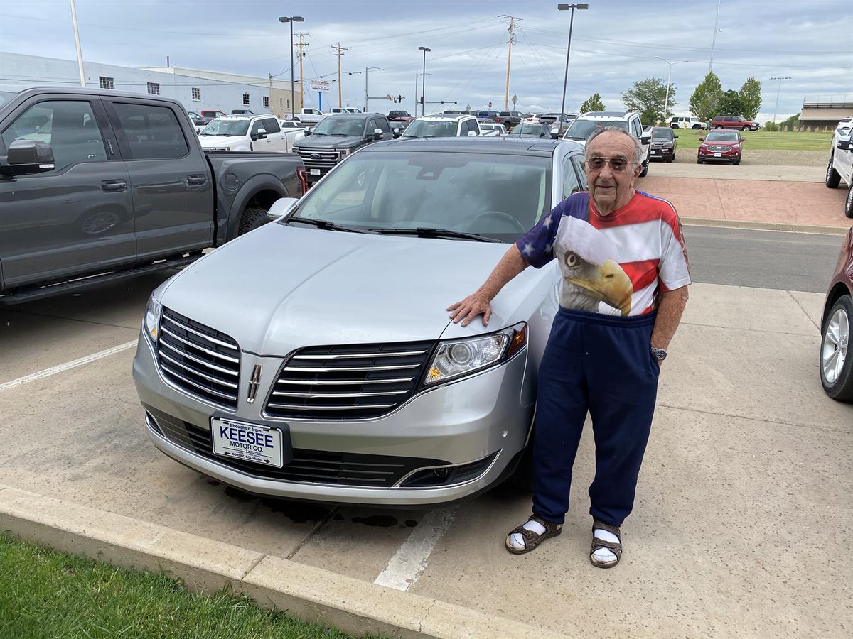 KeeseeMoCo's tweet photo. Congratulations Charles! #KeeseeMotorCompany #EnjoyTheRide #FordLincoln https://t.co/tIvlkFdWK1