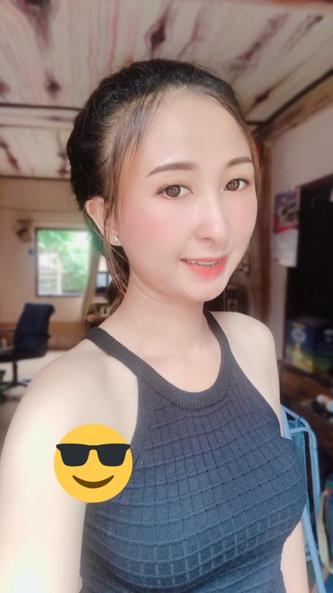 Touy_pock's tweet photo. ว่านอนสอนง่าย จีบได้นะ เราไม่ดื้อ”

😋 https://t.co/PSuAJGHh4x