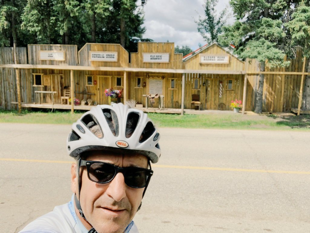 jameskcumming's tweet photo. I was inspired by a constituent to get out and cycle this weekend and found myself at #SebaBeach! π΄ββοΈβοΈ
#Cycling #ExploreYEG https://t.co/Fx6dewx9ae