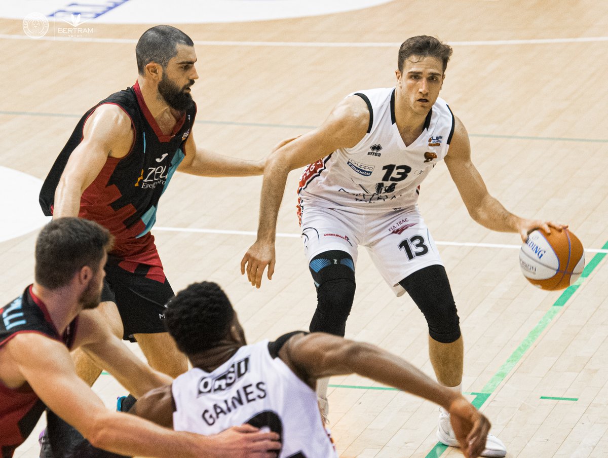 npcrieti's tweet photo. NPC Rieti Pallacanestro, sotto canestro arriva Quirino De Laurentiis ⛹️♂️
https://t.co/0UcK0QxpKi
@LNPSOCIAL
#NpcRieti #Basket #NewSeason #SerieA2 #Dajemo https://t.co/AvWxiGU4AC