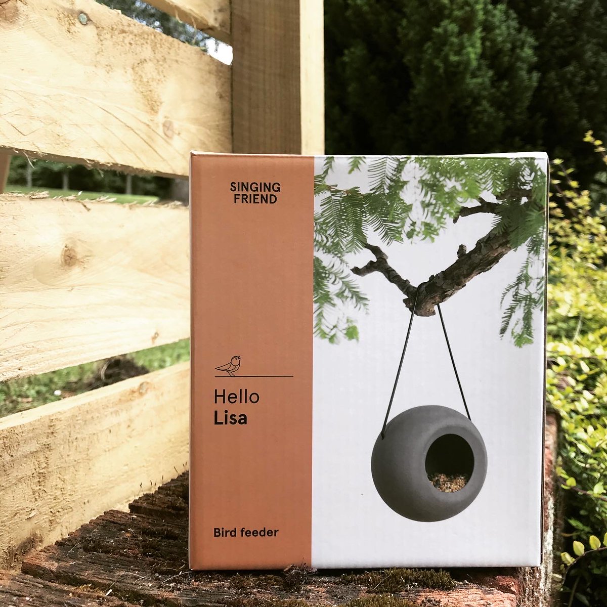 ProjectLaurie's tweet photo. AD | Gift: We are about to start doing work in our garden, so when I received this stylish bird feeder from @YorksWildlife I was just delighted. It is made by SingingFriend, a Dutch company with a fabulous range of feeders.

Click this link for more info https://t.co/30Mt8sP8M1 https://t.co/0WsUJ8Z3ia