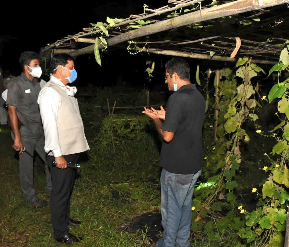 sarbanandsonwal's tweet photo. Through scientific and innovative practices in organic farming &amp; fishery, Pabhoi Greens has been empowering the rural populace in Biswanath district.

Visited the farm and exchanged views on best practices with progressive farmer &amp; proprietor Shri Neelam Dutta. https://t.co/gSK1AzlhWP