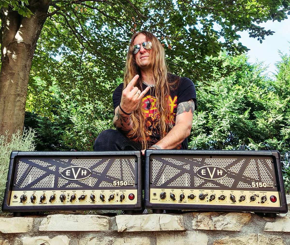 evhgear's tweet photo. #Repost @andymartongelli Starting the week with some EVH AMPS crossfire @evhgear π₯π₯π₯π€πππ₯π₯π₯! FIRE IT UP πππ!!!
#evhamps #evhgear #evhamplification
πΈ @guitarmigi https://t.co/NWzynjOGHV
