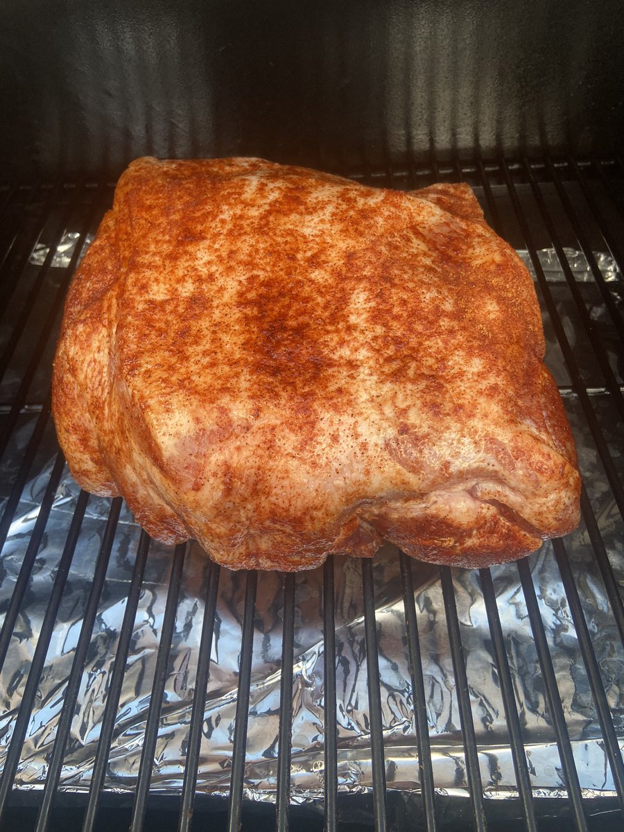 CalinVegas's tweet photo. It’s LIIIIT! #ChefCal #porkbutt https://t.co/EY4Ki4zEk5