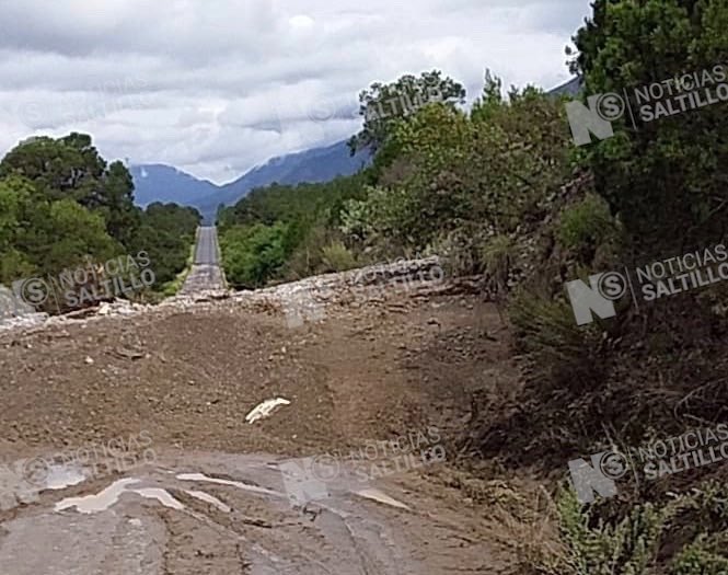 nSaltillo's tweet photo. Así quedó la carretera que lleva al ejido El Tunal de #Arteaga tras el paso de Hanna por la región. Autoridades de aquel municipio ya supervisan el área para comenzar con labores de limpieza lo más pronto posible https://t.co/VtQWlyKooN