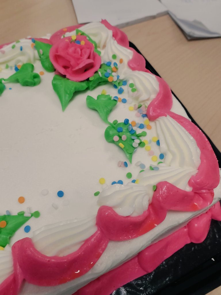 RonaHalifax's tweet photo. 🥳🎊 Happy birthday, Nicole! 🎂🎁

#Rona #Lowes #Birthday #Celebrate https://t.co/04CgEoKqmA