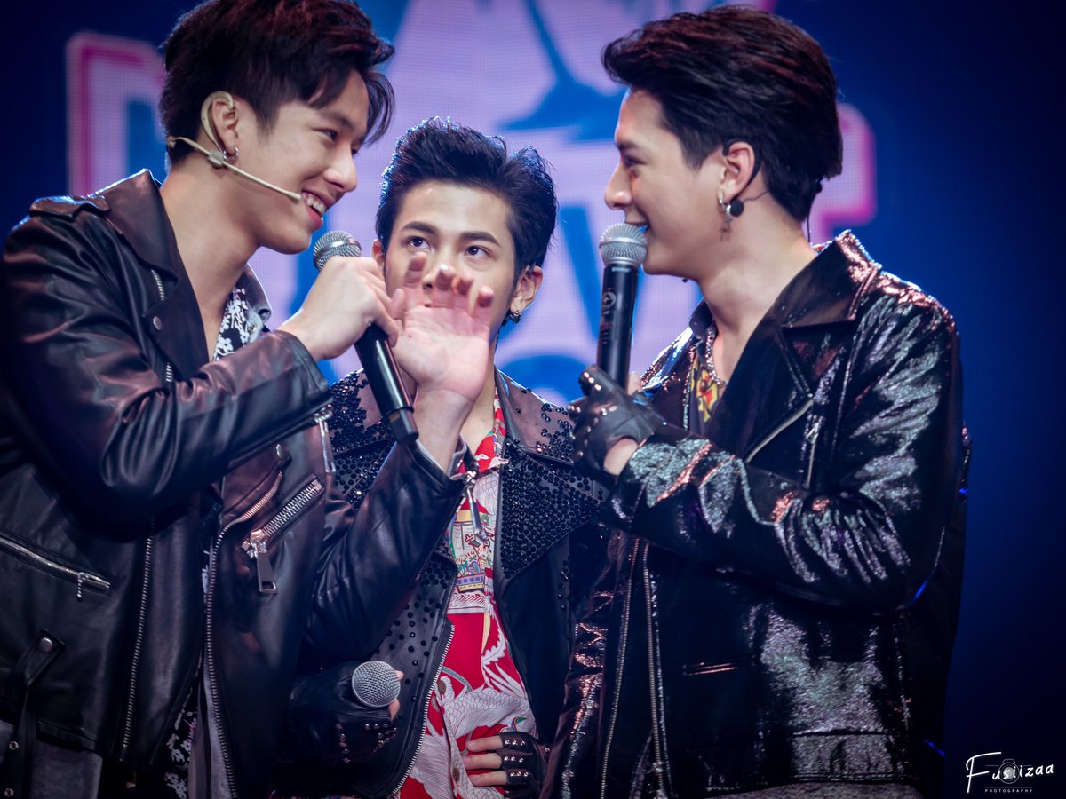 pameo3232's tweet photo. #LineStickersAwards 190709
#YILoveYou2019 190127
#OPPOPresentsRoVDivasChampionship 171202
#sotussfandmeetingintianjin 180331
Cr. on pics https://t.co/WKQSUqQrbr