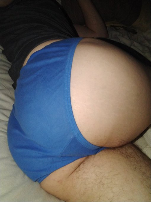 Getting those weights was one of the best things I could do for this butt :3 https://t.co/1XxLVmvXdv