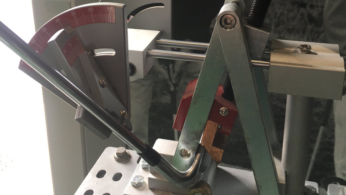 leesheldonpga's tweet photo. Quick bit of lie adjusting for a customer between lessons https://t.co/8StyF3stdK