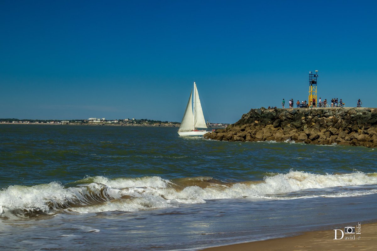 david_folie's tweet image. Bateau sur l'eau 
La rivière, la rivière 
Bateau sur l'eau 
La rivière au bord de l'eau…
#voilier #pointedegrave #verdonsurmer